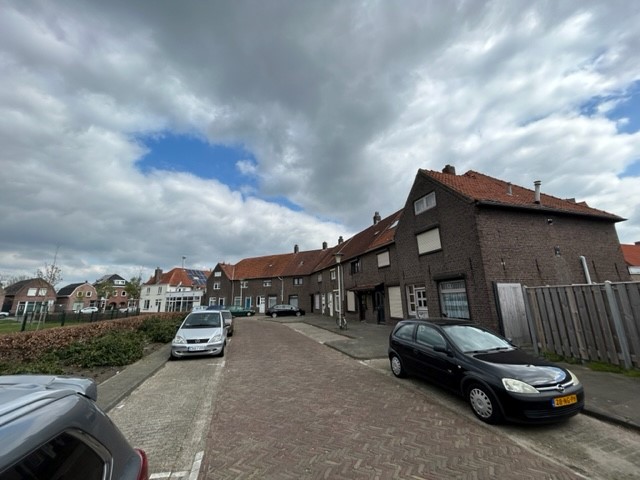 Bekijk for 1/14 van house in Helmond
